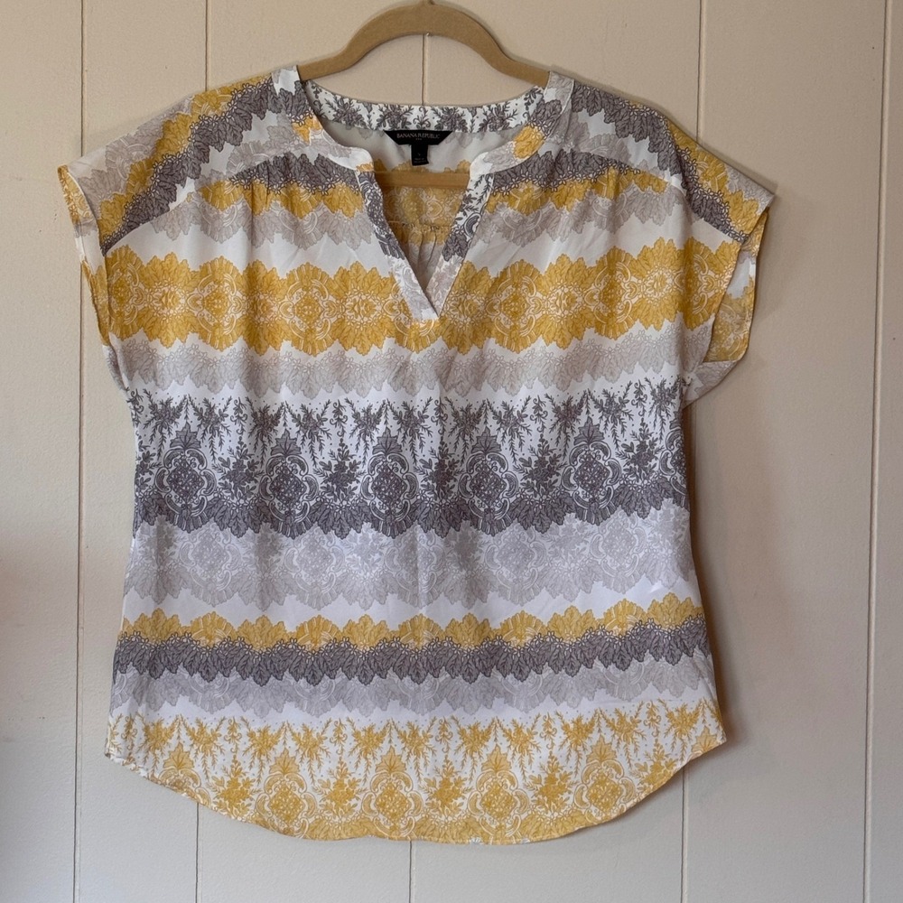 Banana Republic Women Yellow Grey Damask Print Split Neck Dolman Blouse Small